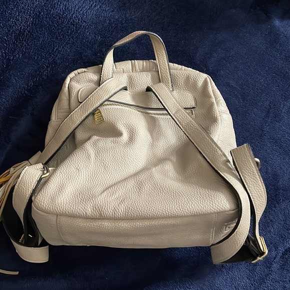 Steve Madden Backpack 🤍 Taupe - Picture 2 of 8